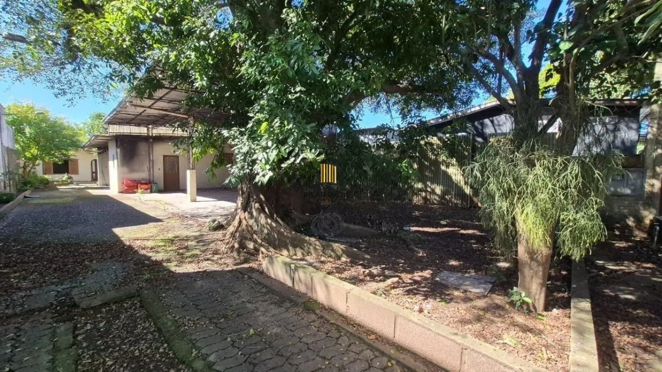 Casa de 3 quartos e 5 vagas de garagem em Canoas.