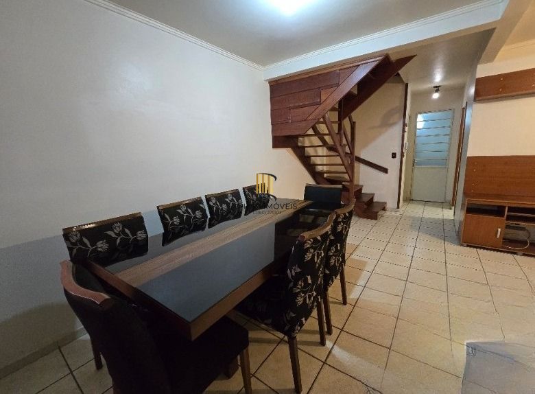 Casa em condomínio fechado de 3 dormitórios,2 vagas no bairro Parque Santa Fé.