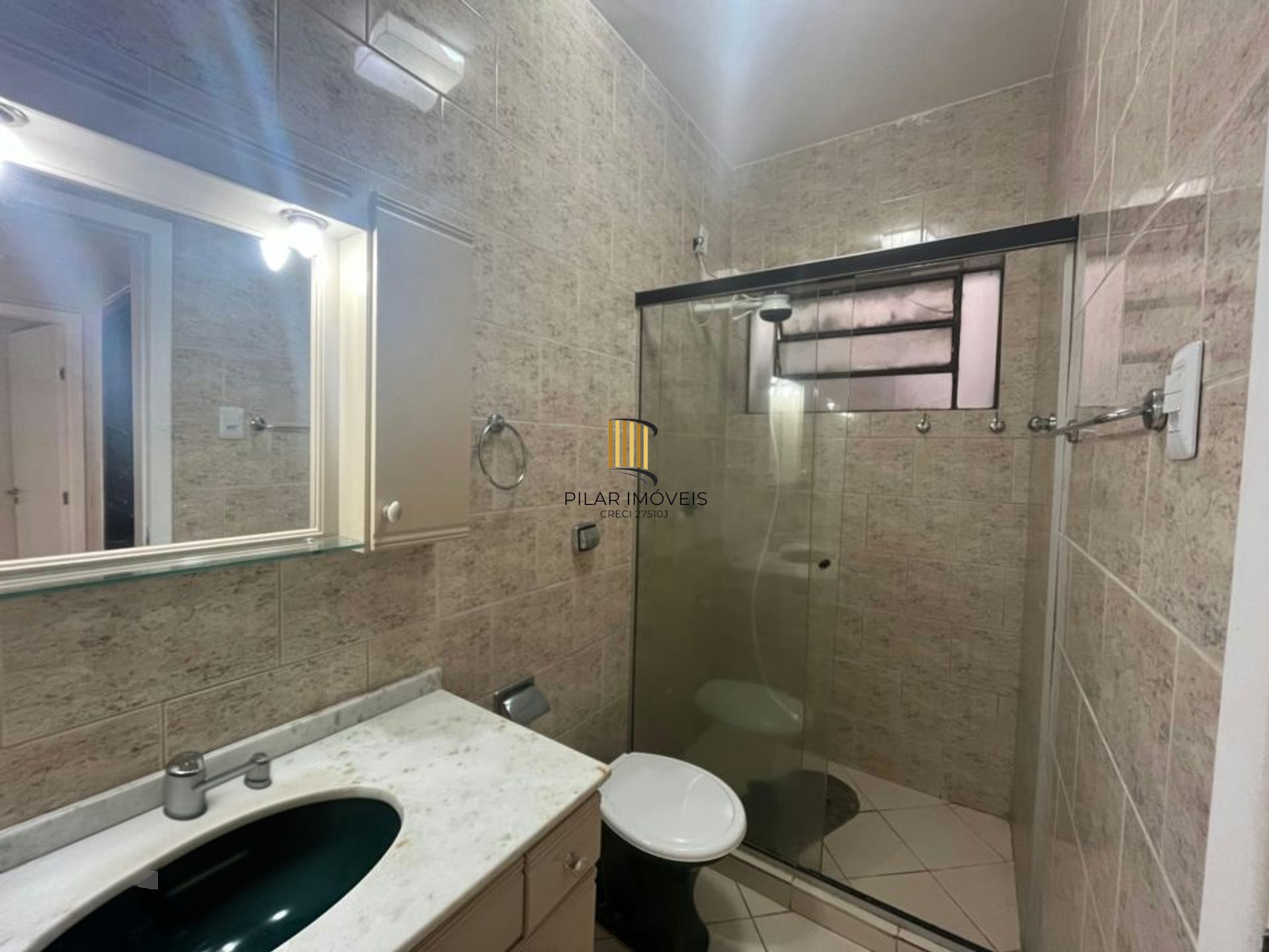 Apartamento semi mobilado de 2 dormitórios bairro Moinhos de Vento