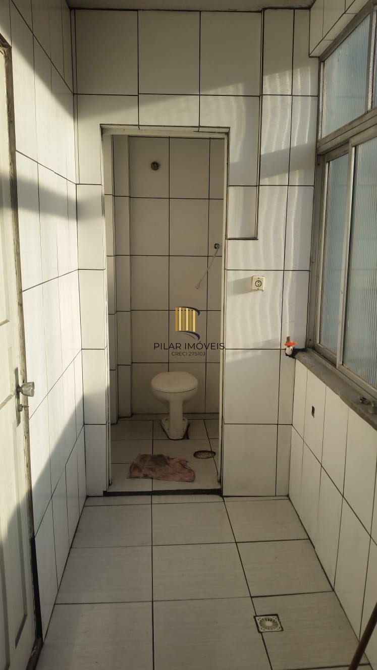 Apartamento com 2 quartos,1 vaga de garagem e elevador no bairro Navegantes