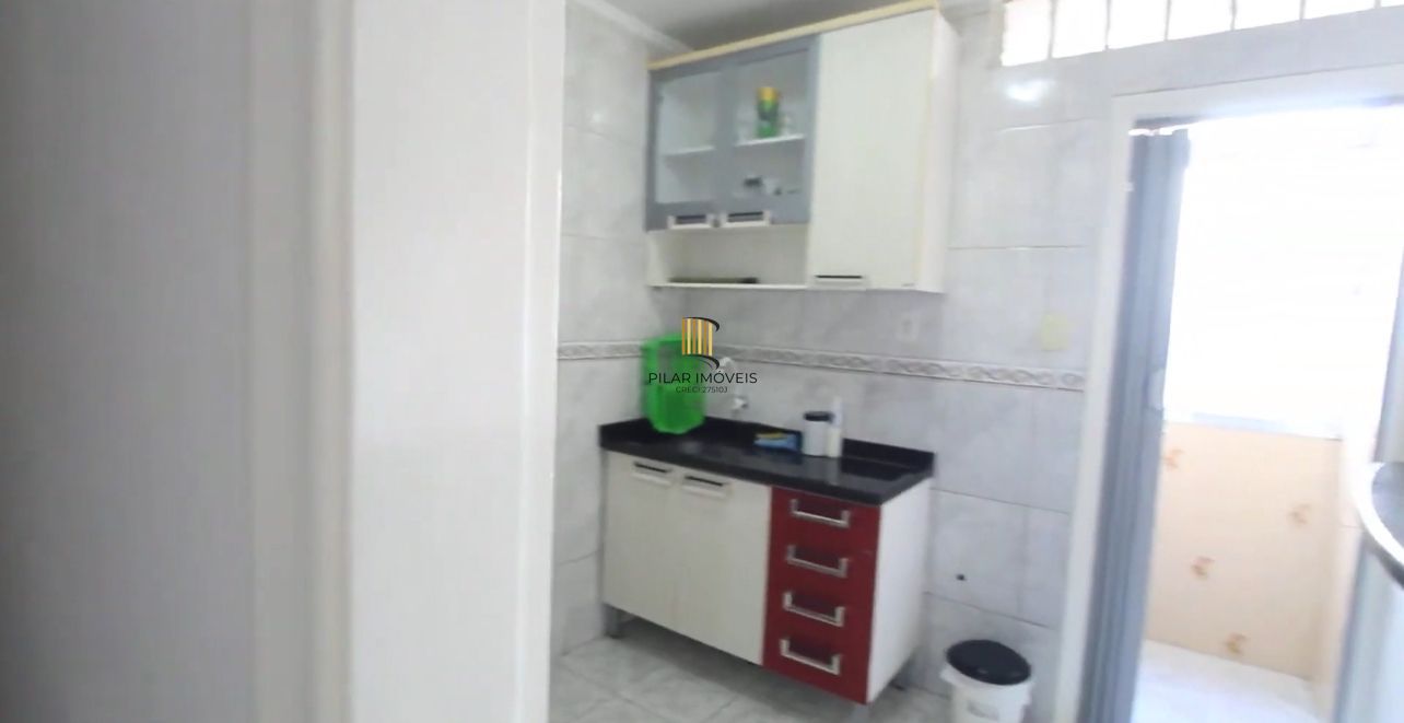 Apartamento de 2 dormitórios 67m2 com vaga rotativa Bairro Navegantes