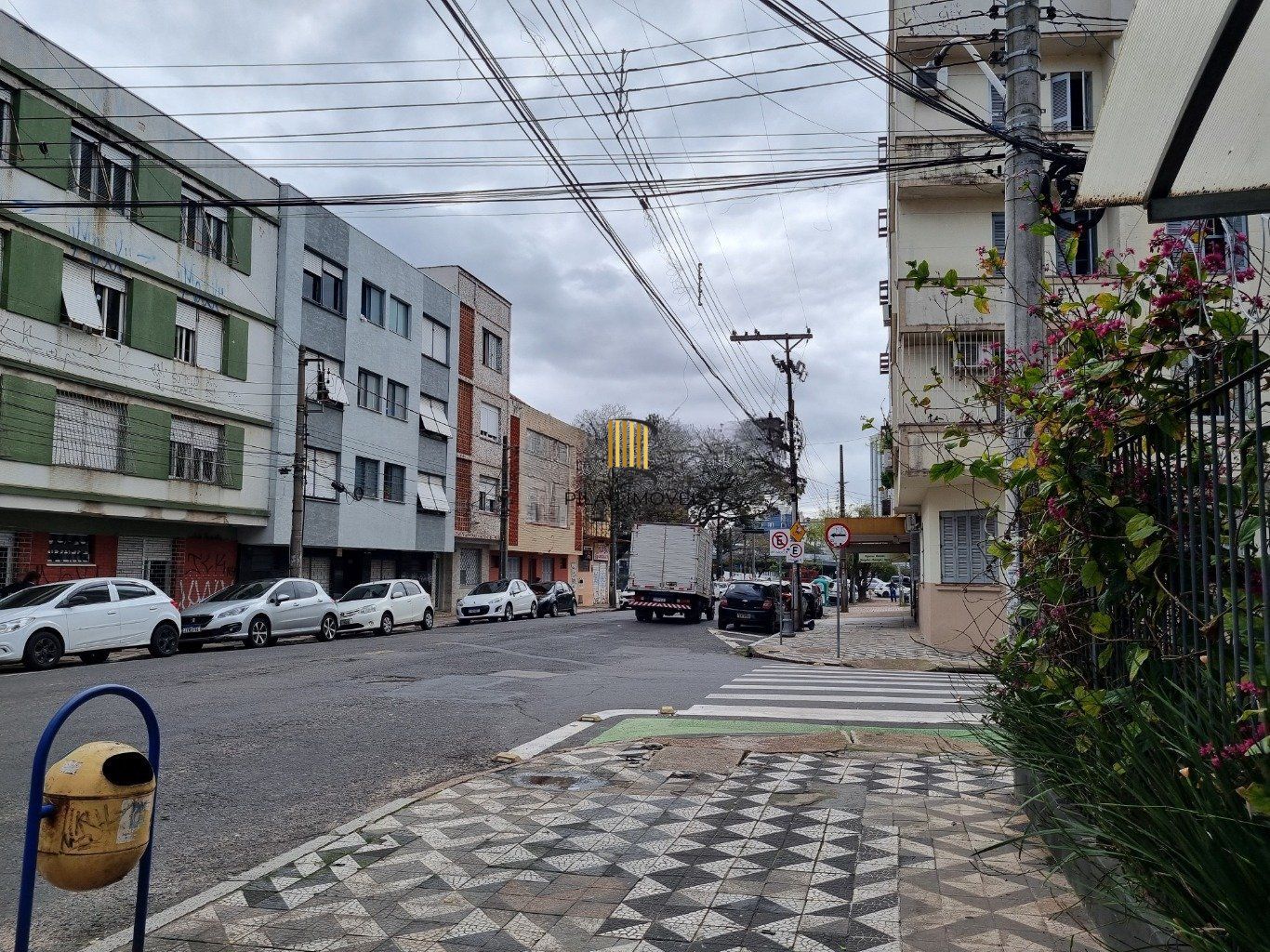 Apartamento semi mobiliado JK de 1 dormitório no Bairro Cidade Baixa