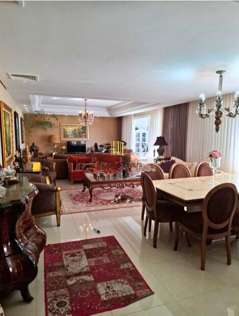 Apartamento com 3 quartos e 283m² à venda em Independência, Porto Alegre.