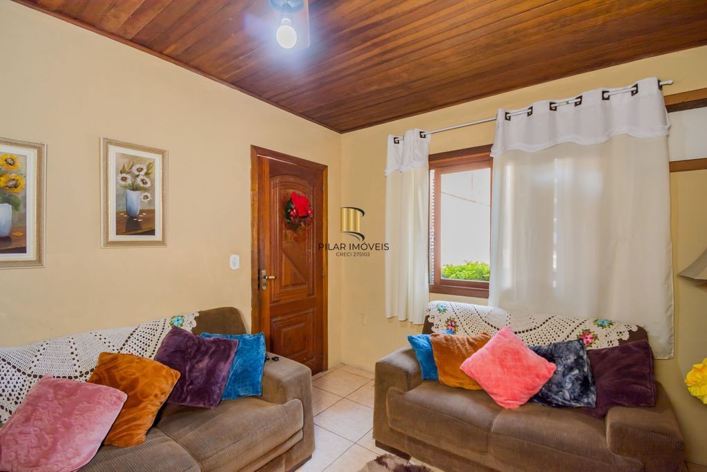 Casa com 4 Dorms e Terreno Amplo – bairro São João, 400m²