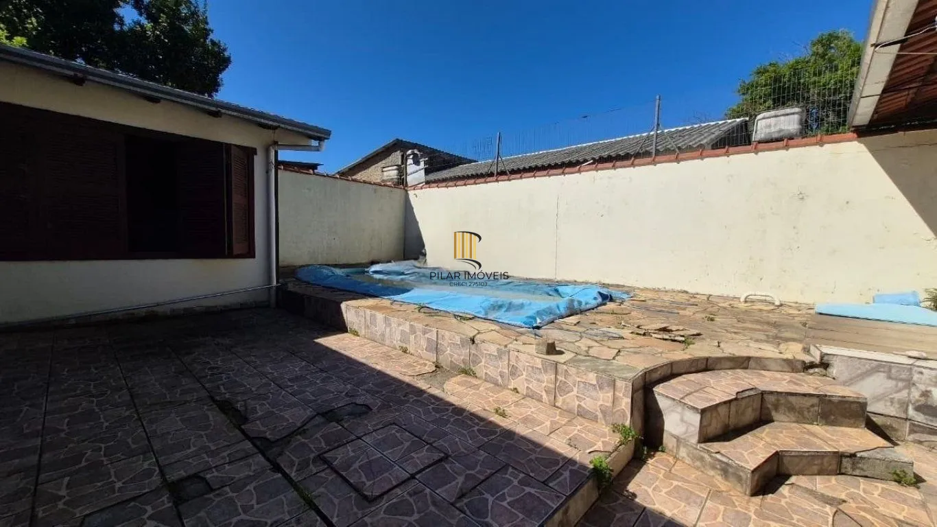 Casa de 3 quartos e 5 vagas de garagem em Canoas.