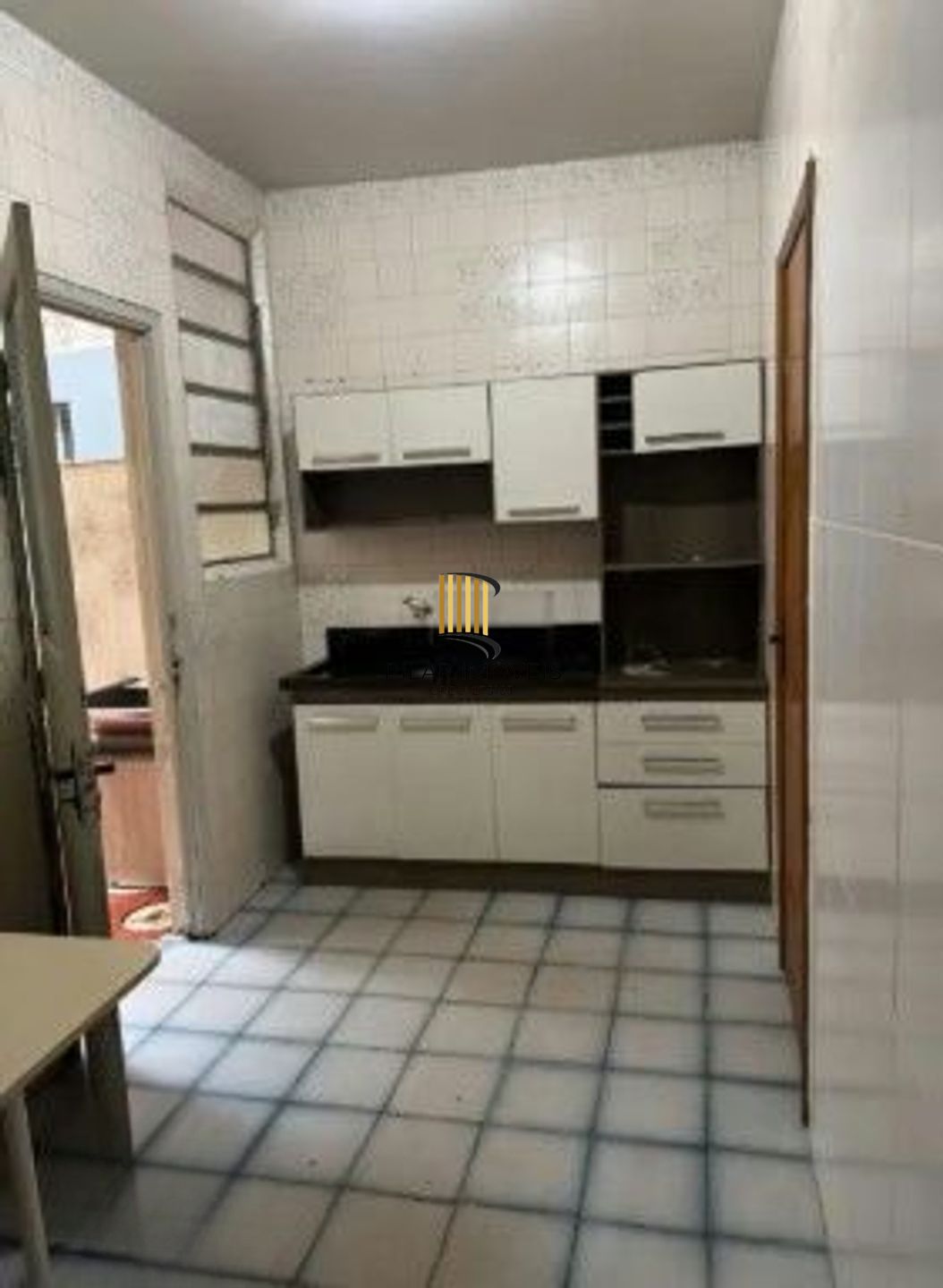 Apartamento com 2 quartos e 75m² à venda em Partenon, Porto Alegre.