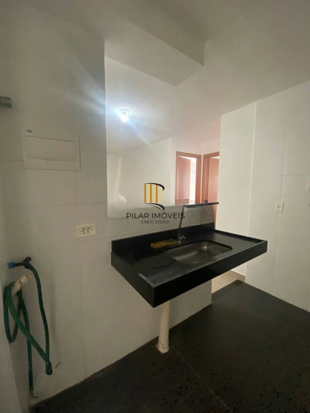 Apartamento de 2 dormitórios, piscina e 1 vaga de garagem em Canoas.