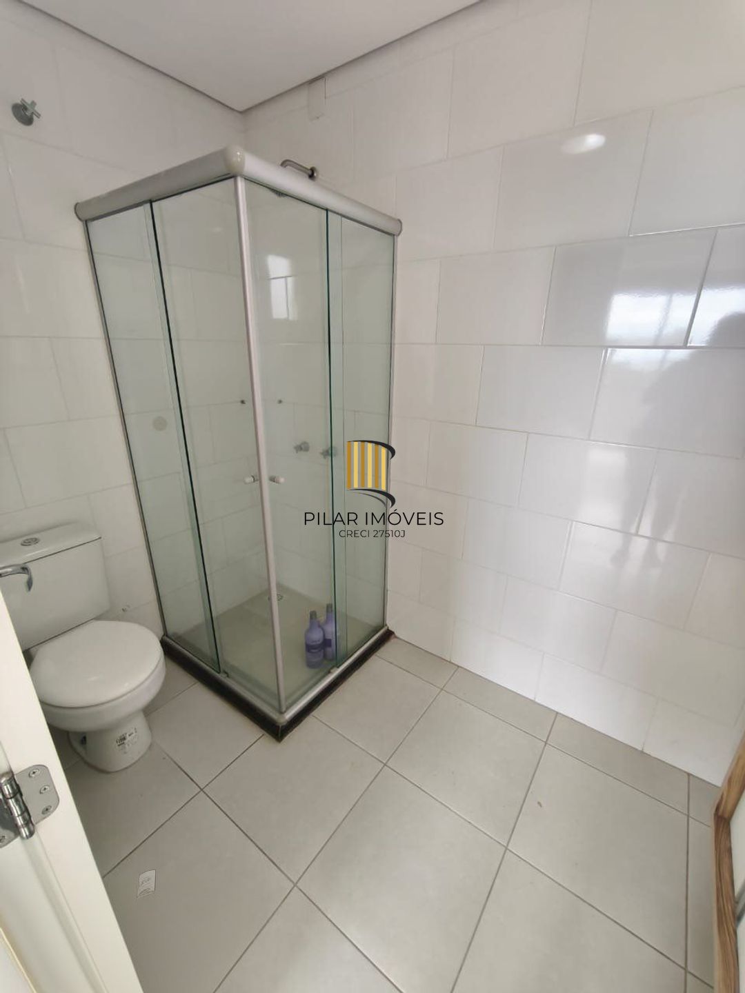 Apartamento de 2 dormitórios, elevador e 1 vaga de garagem em Canoas.