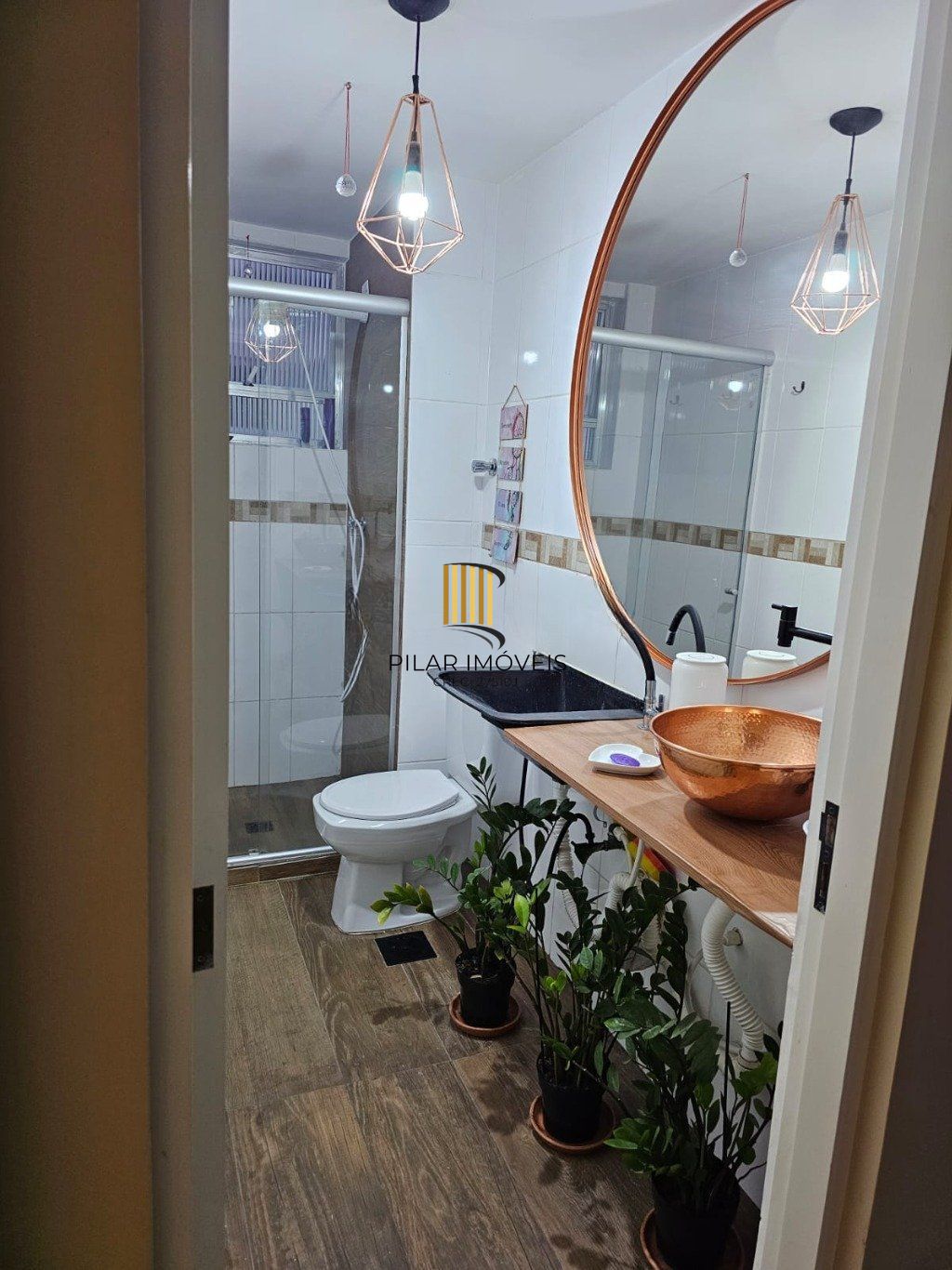 Apartamento de 2 quartos, 1 vaga, portaria 24 horas no bairro Higienópolis.