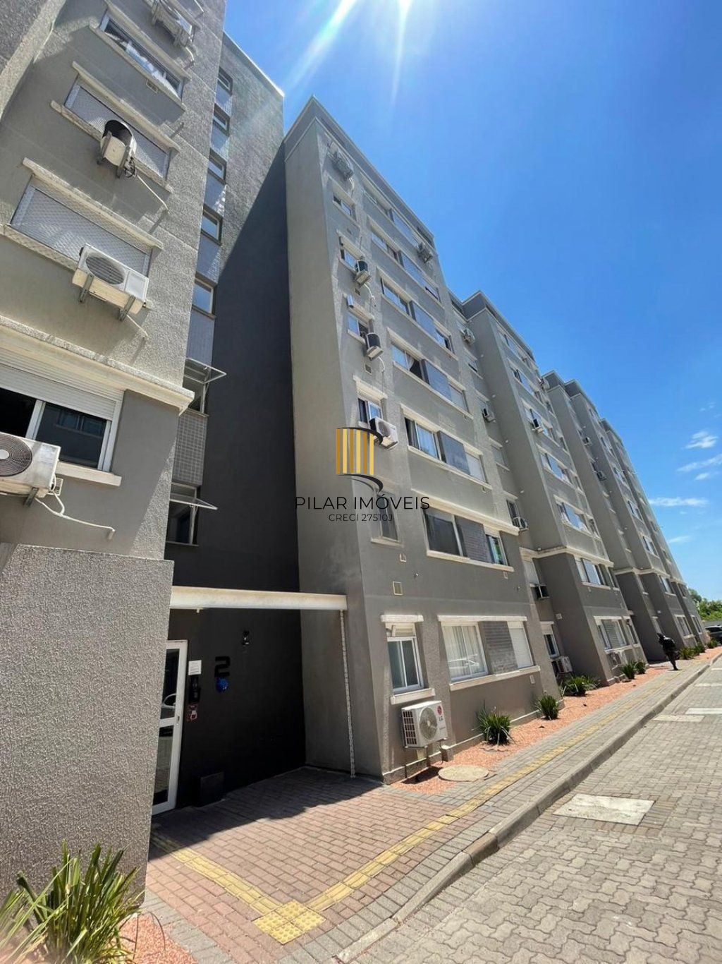 Apartamento de 2 dormitórios, elevador e 1 vaga de garagem em Canoas.