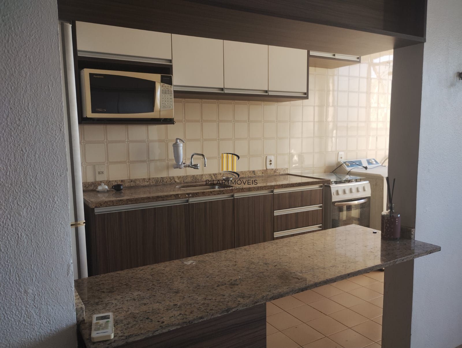 Apartamento de 1 quarto, elevador, 1 vaga coberta no bairro Partenon