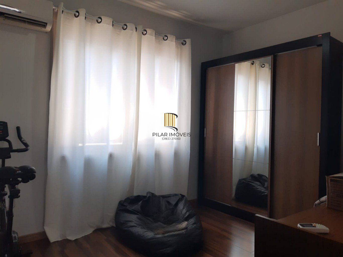 Apartamento Duplex de 2 dormitórios,  1 vaga de garagem em Cachoeirinha.