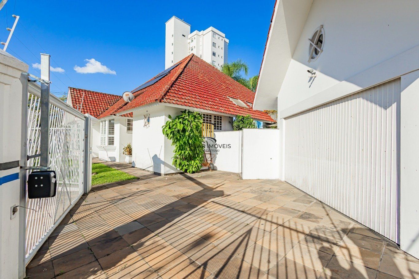 Casa com 3 dormitórios, 2 vagas de garagem no bairro Marechal Rondon em Canoas.
