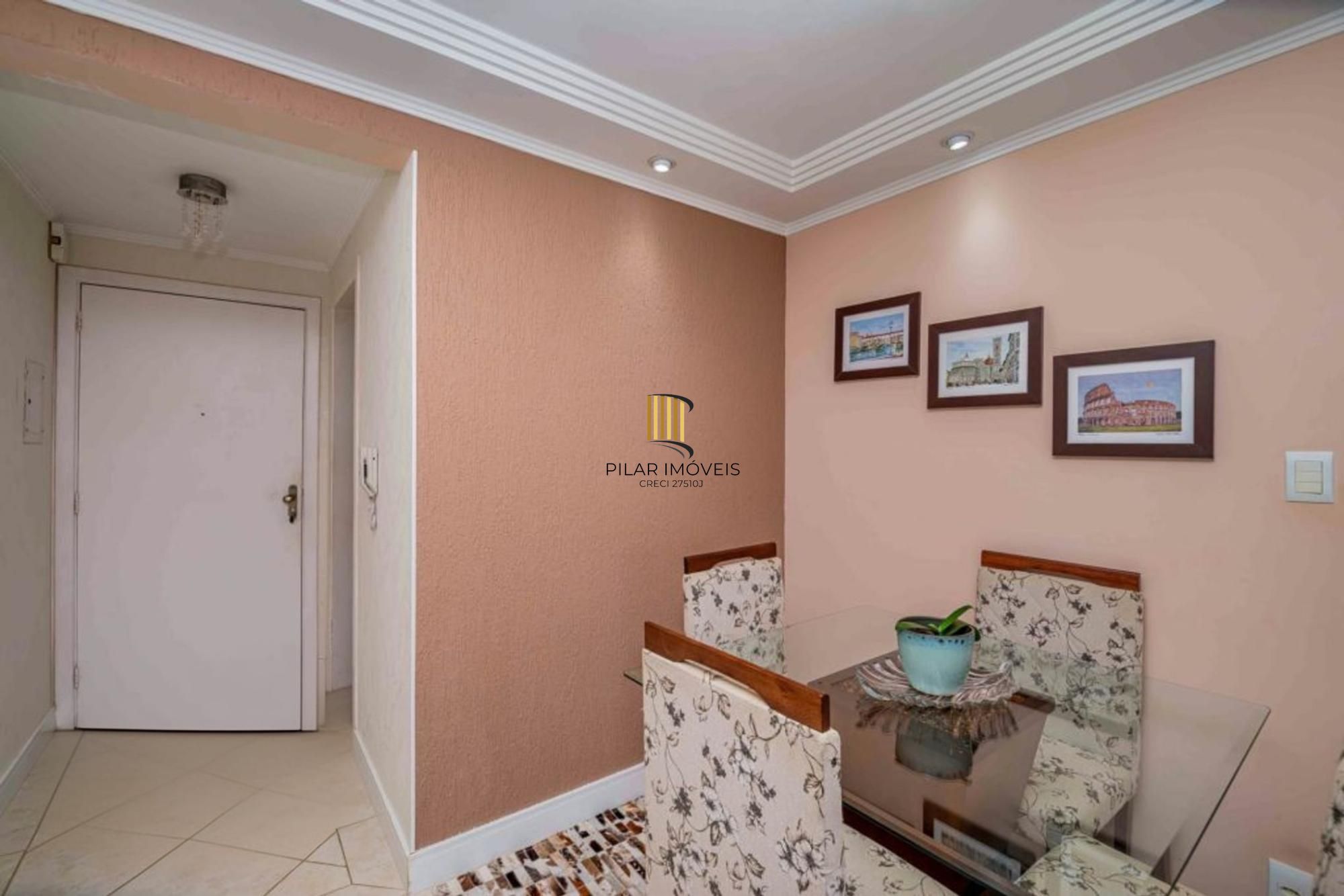 Apartamento semi mobiliado de 3 quartos, elevador, 1 vaga no bairro Cavalhada