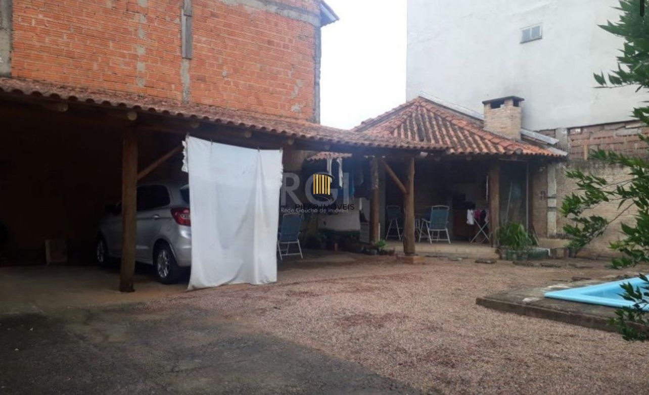 Casa 133m2  com piscina 3 dormitórios e 1 vaga Cachoeirinha