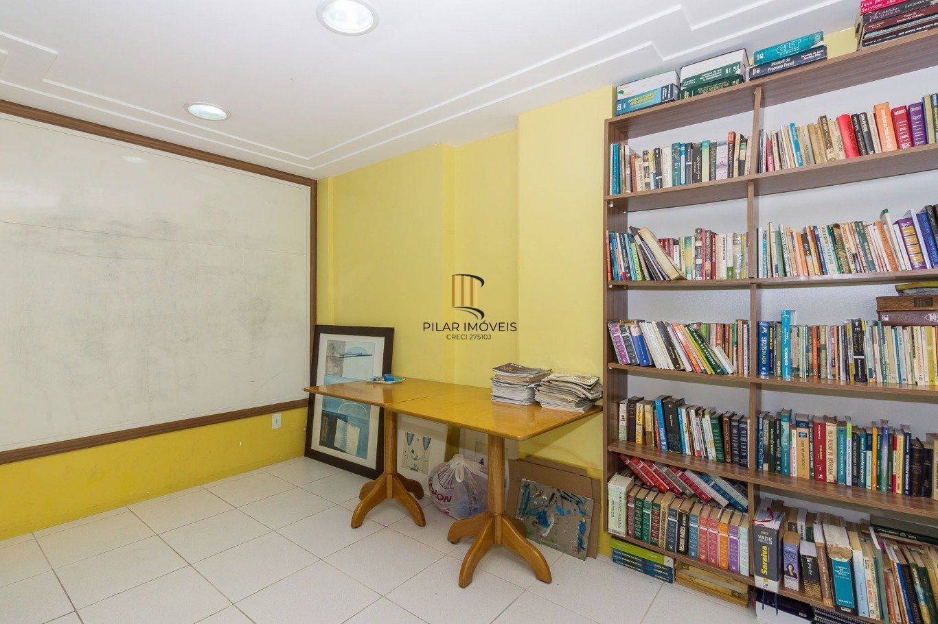 Apartamento 2 Dormitórios com Suíte, elevador e 2 Vagas no Alto Petrópolis