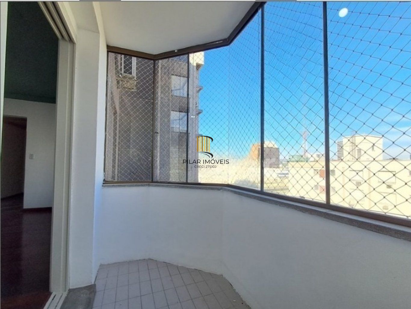 Apartamento com 2 quartos e 1 vaga à venda em Centro Histórico.