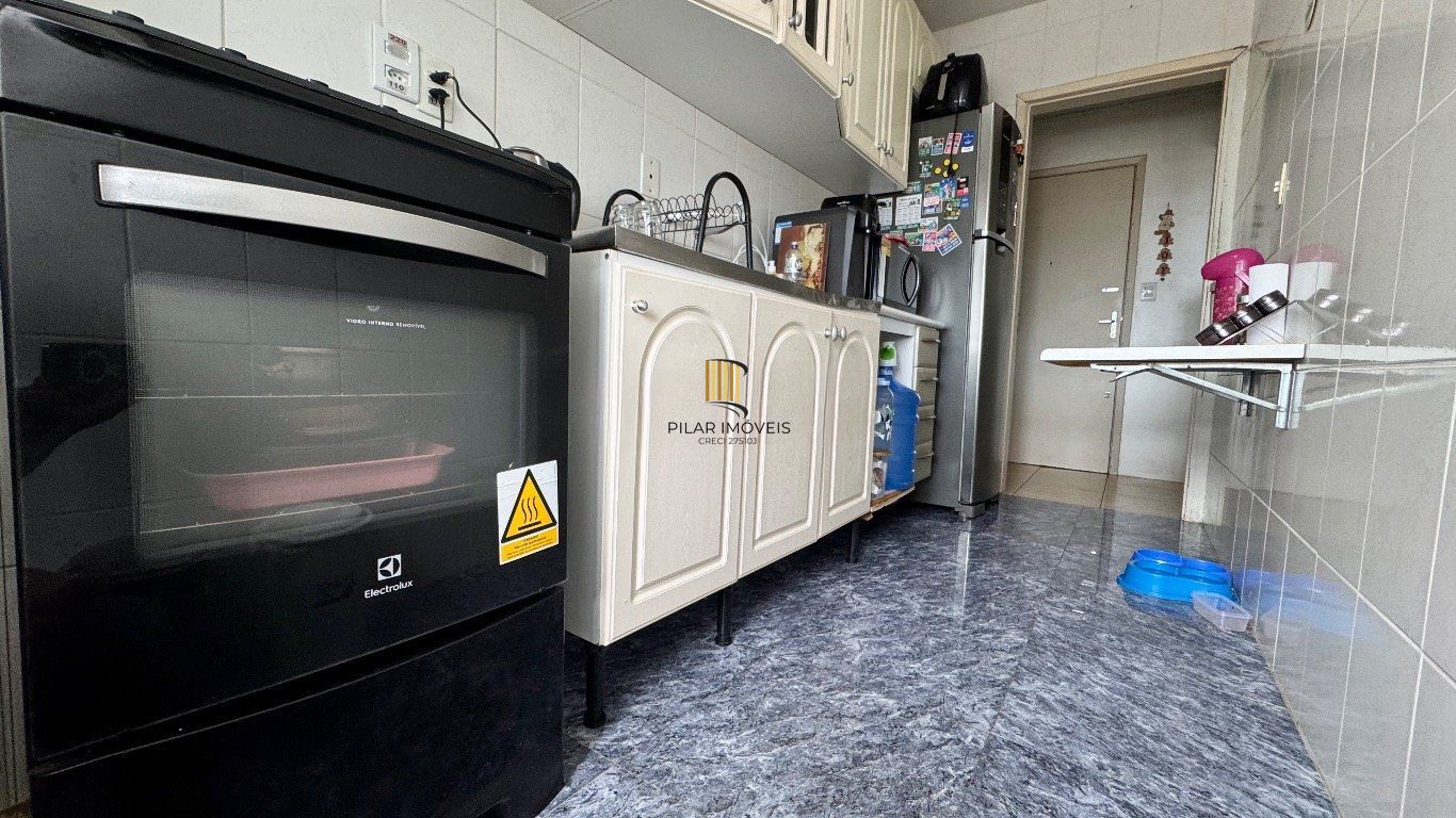 Apartamento semi mobiliado de 2 quartos e 1 vaga no bairro Nonoai.