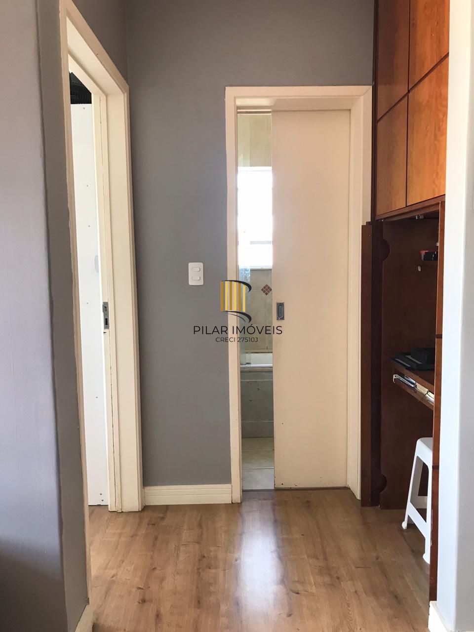 Apartamento à venda 1 quarto, com vaga no bairro Teresópolis.