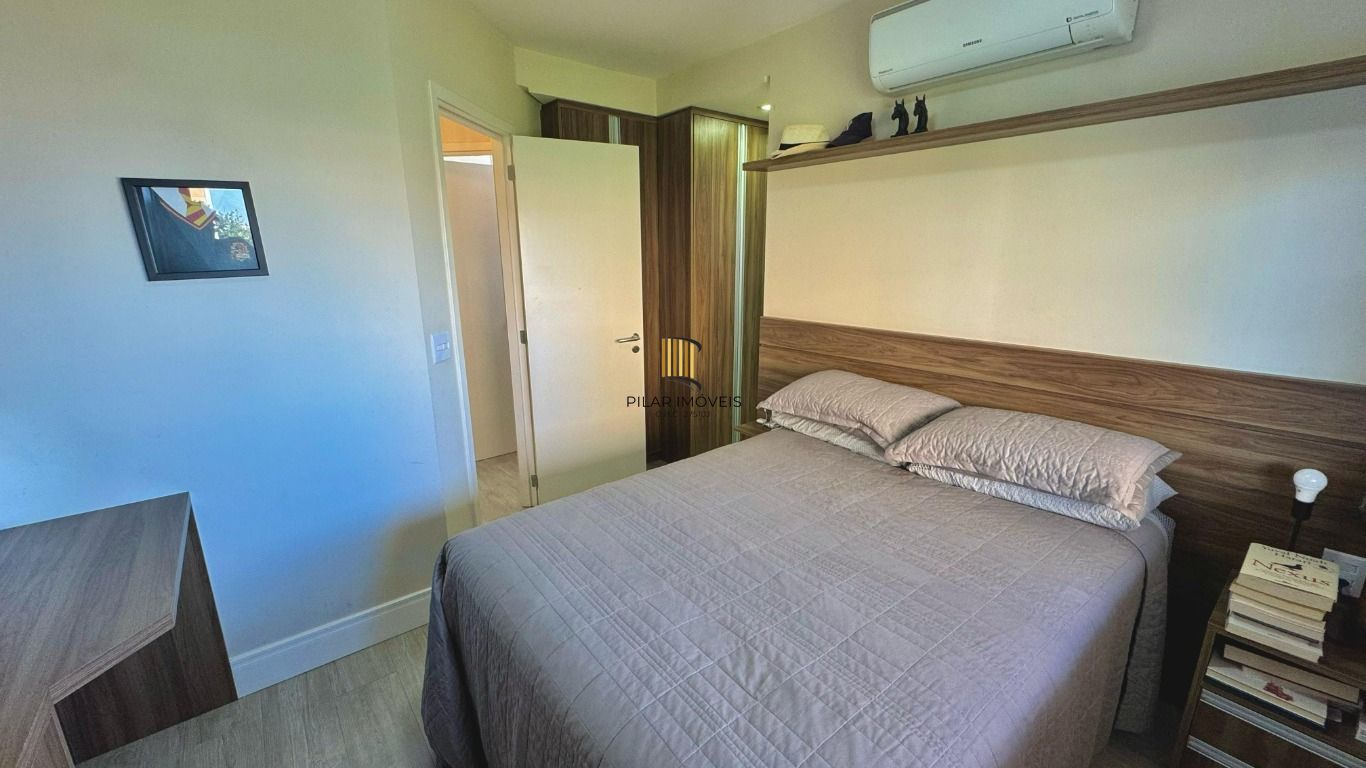 Apartamento mobiliado de 2 dormitórios no bairro Petrópolis