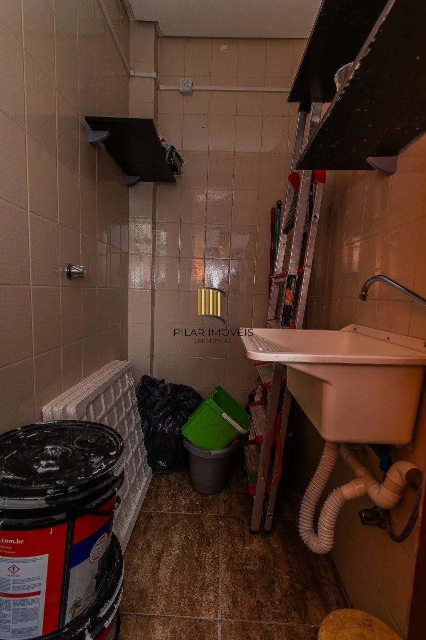 Cobertura de 3 quartos com piscina e 2 vagas no Bairro Mont Serrat.