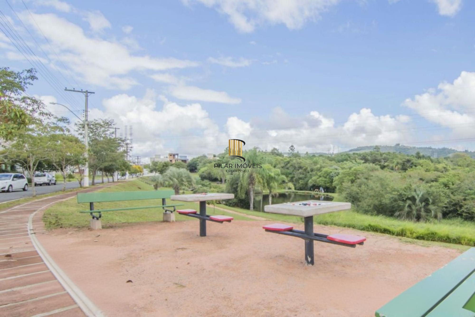 Casa em condomínio de 3 dormitórios,2 vagas e churrasqueira no bairro Agronomia