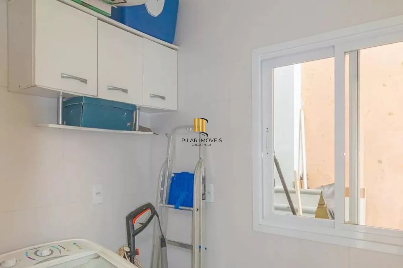 Casa de 3 dormitórios e 3 vagas de garagem em Canoas.