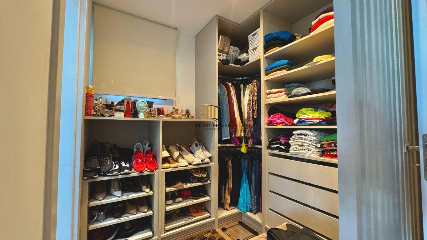 Apartamento semi mobiliado de 3 dormitórios no bairro Pedra Redonda