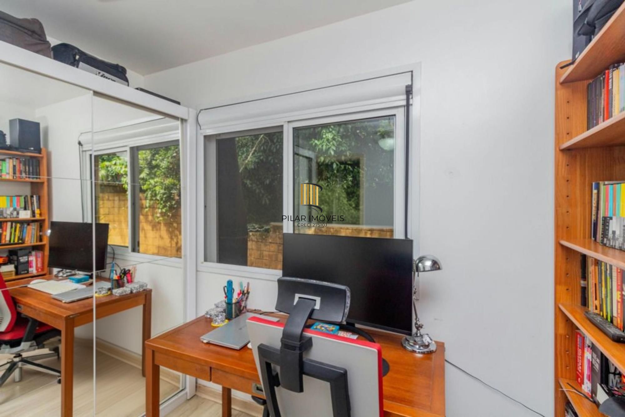 Casa em condomínio fechado de 3 quartos, suíte,2 vagas no bairro Mário Quintana