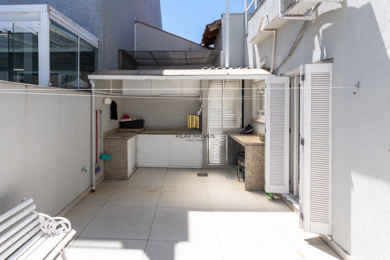 Casa Sobrado 3 dormitórios com suíte, piscina e sótão no Ecoville