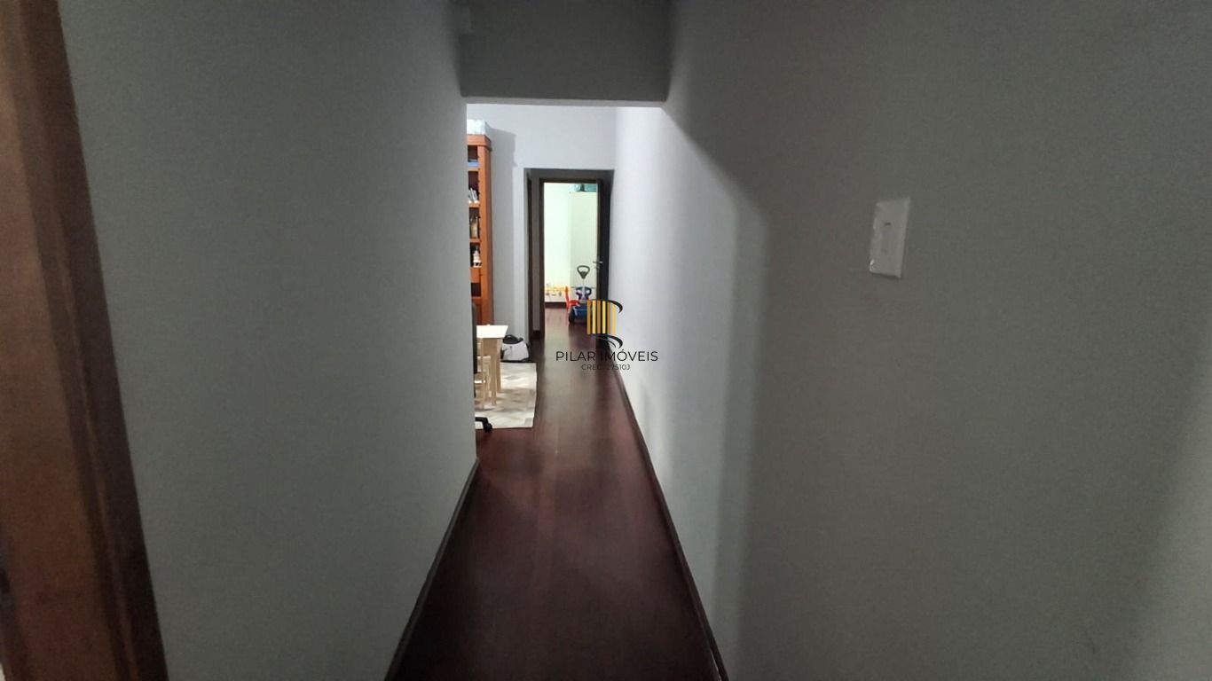 Apartamento de 2 dormitórios, sendo 1 suíte no bairro Menino Deus