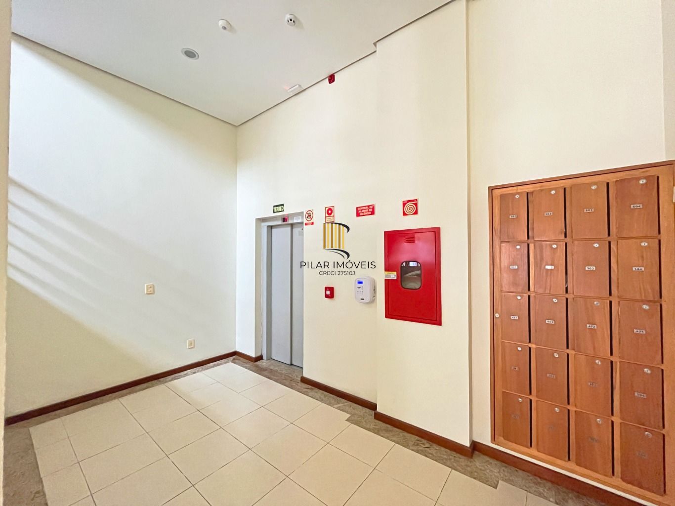 Apartamento com 3 Quartos, 1 suite e 1 vaga à Venda no bairro Tristeza.