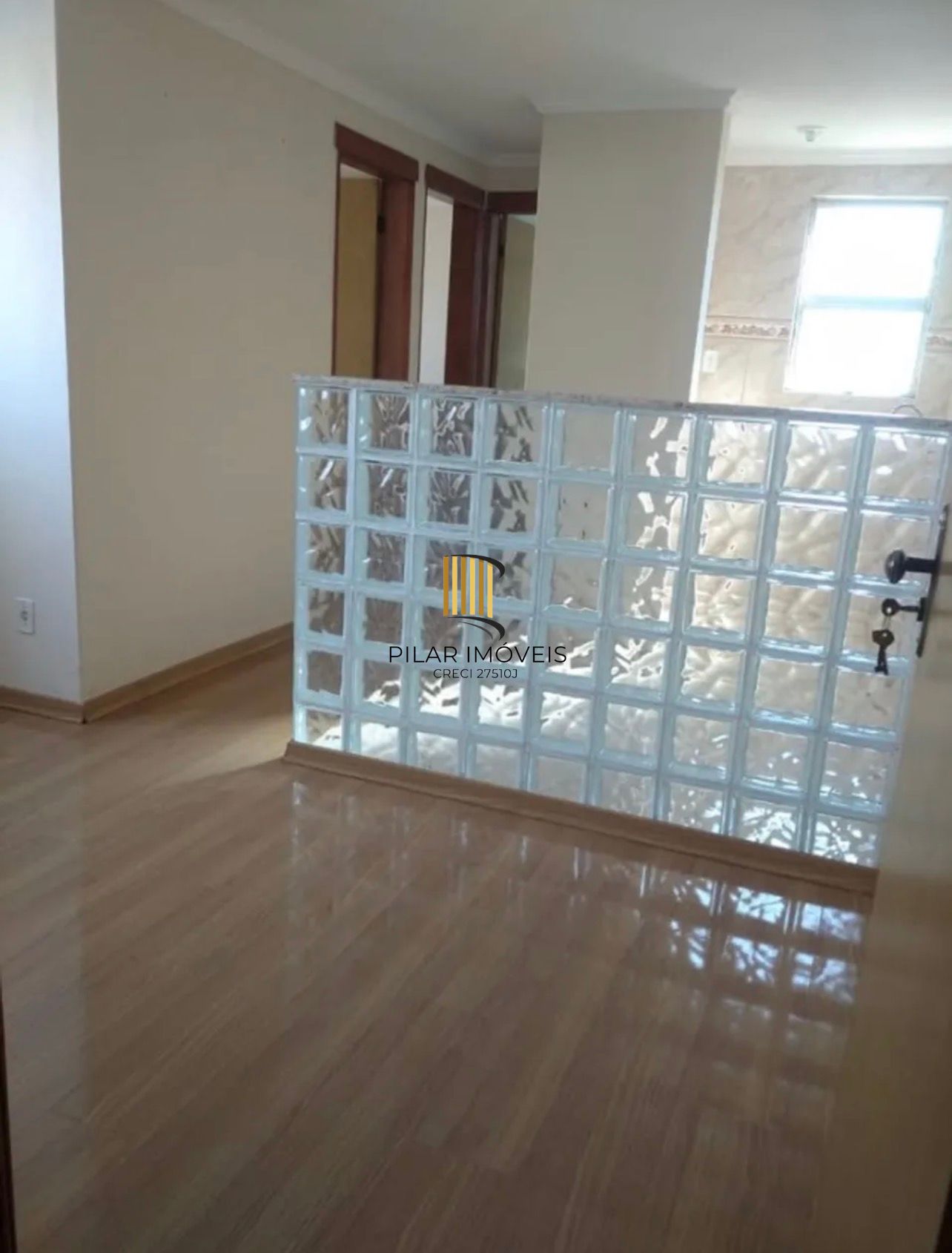 Apartamento de 2 quartos no segundo andar semi mobiliado em Gravataí