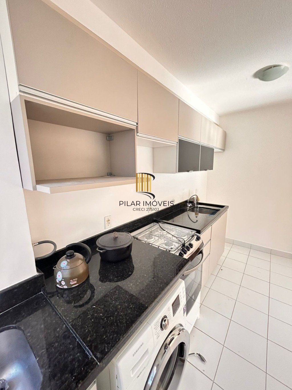 Apartamento com 3 dormitórios e 1 vaga de garagem no bairro Fátima em Canoas