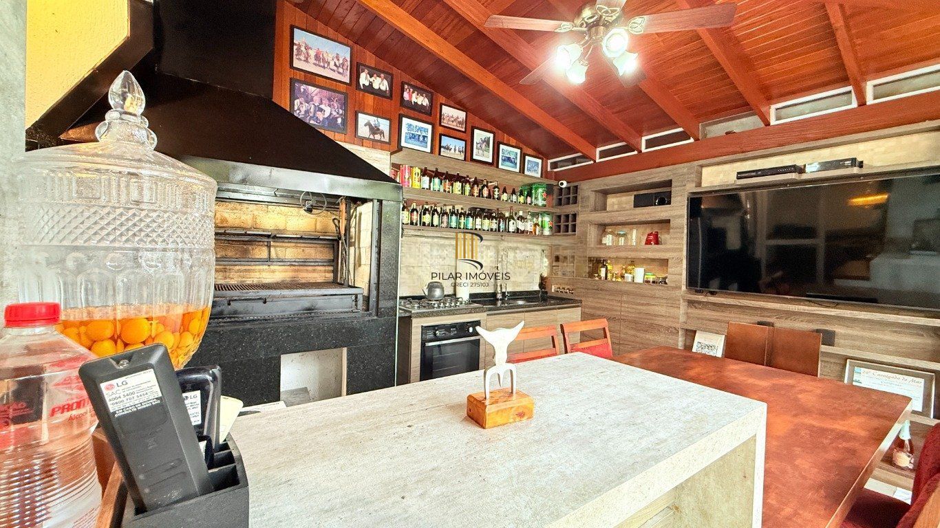 Casa em condomínio fechado com 4 dormitórios bairro Agronomia.