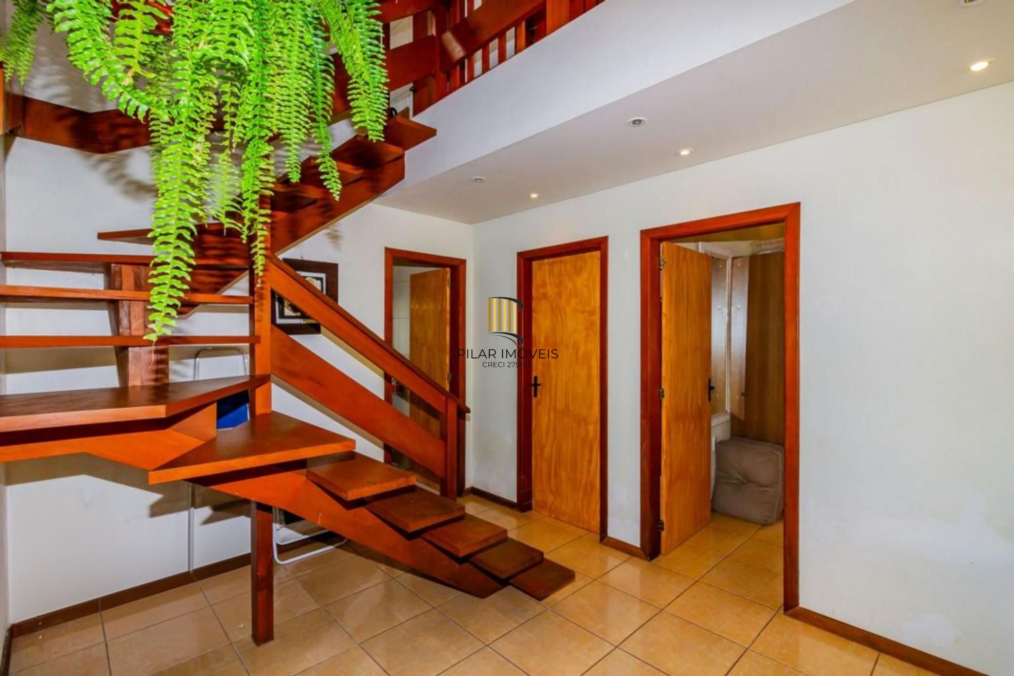 Casa com 5 dormitórios no Bairro Sarandí