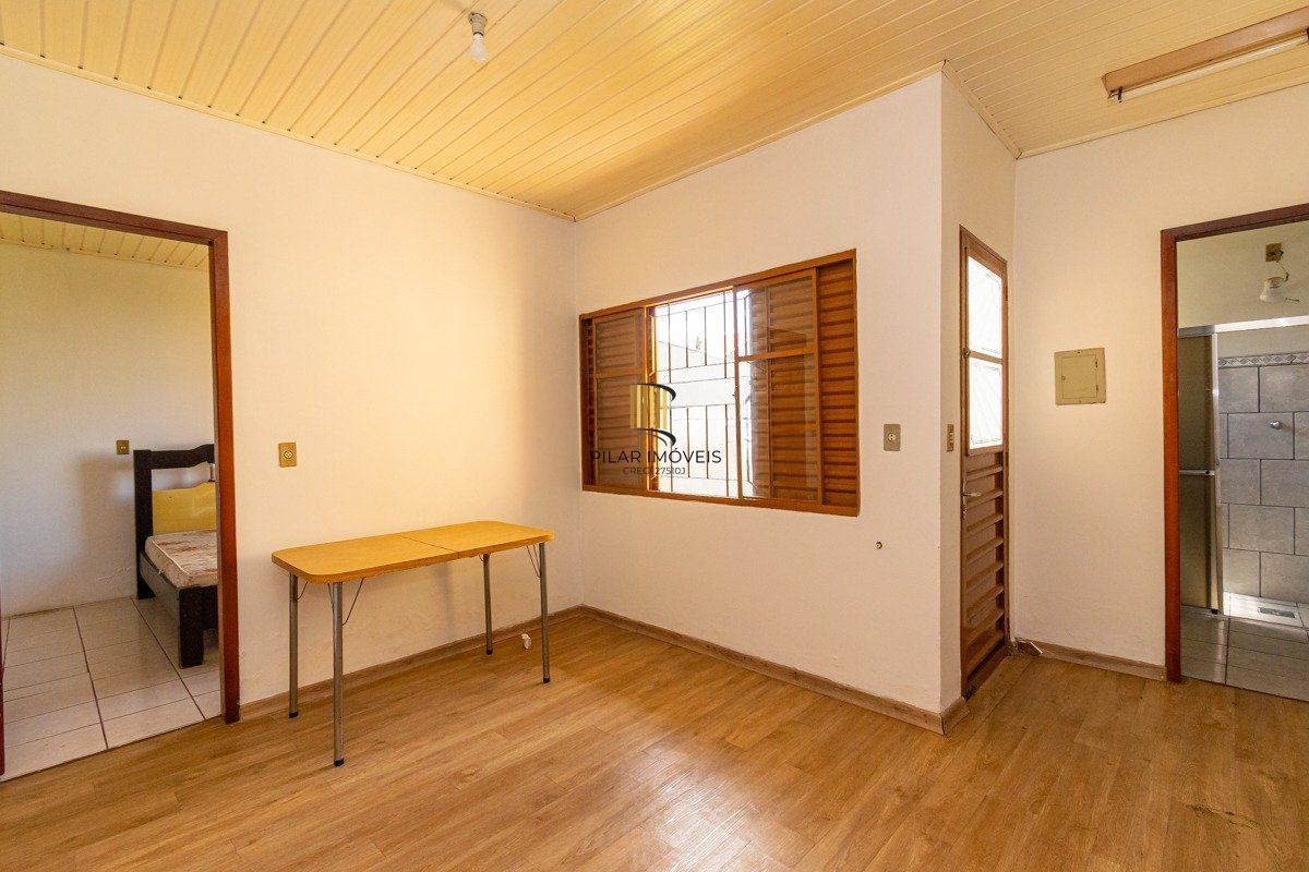 Casa de 1 dormitório e 1 vaga de garagem em Cachoeirinha.