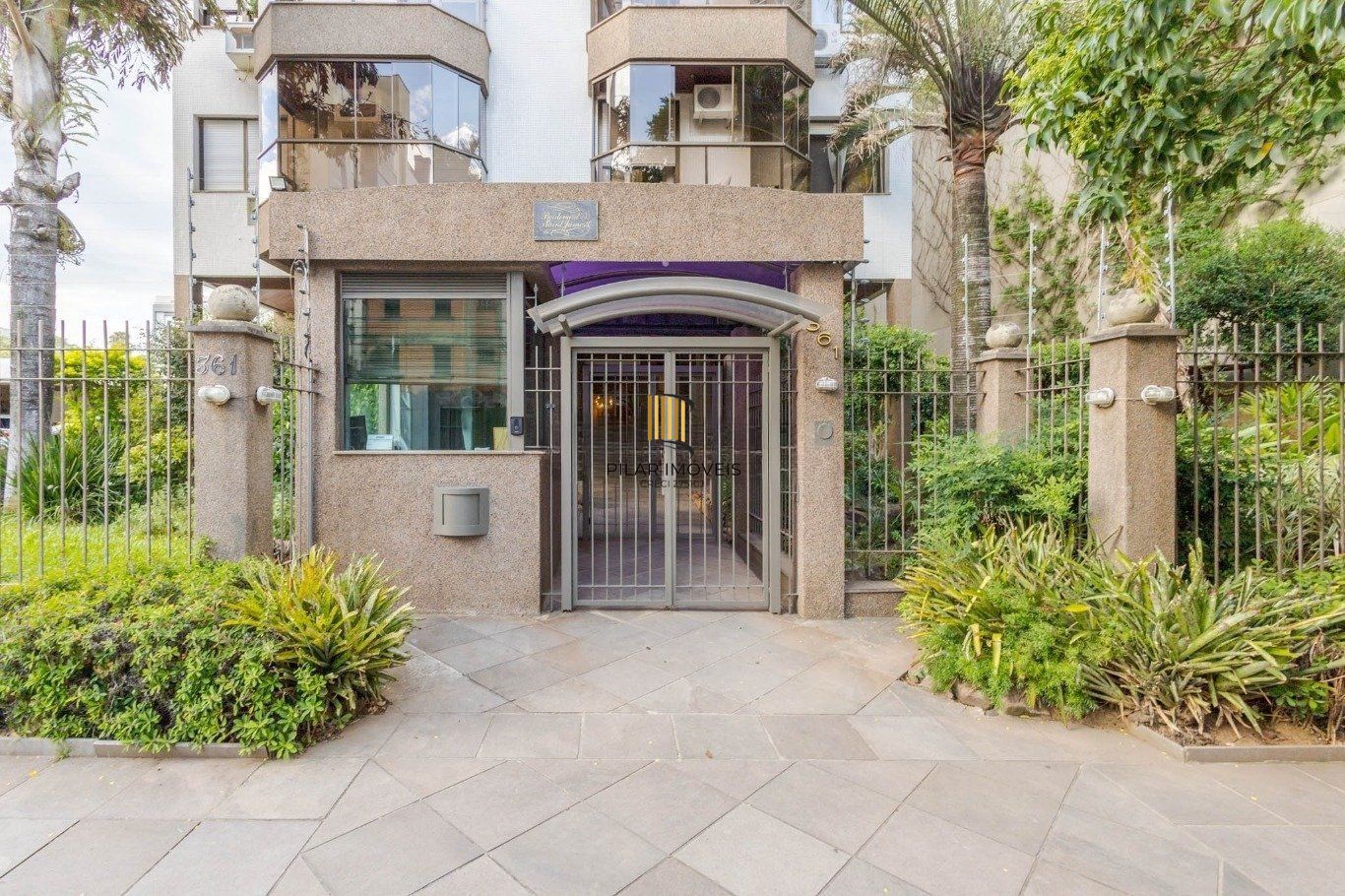 Apartamento com 3 Dormitórios, elevador vaga e 2 Sacadas no Menino Deus