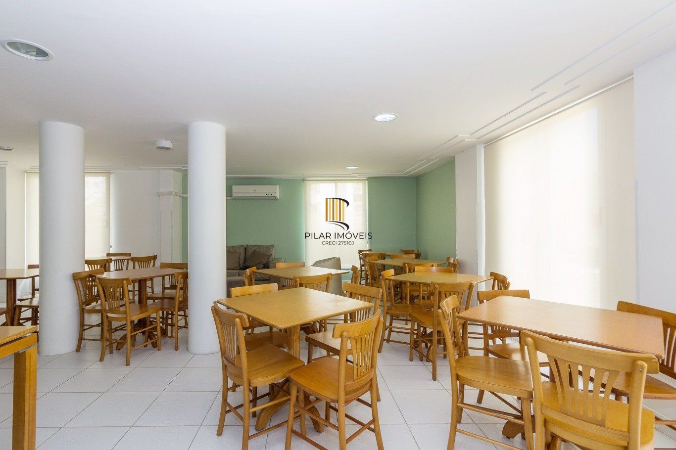 Apartamento 2 Dormitórios com Suíte, elevador e 2 Vagas no Alto Petrópolis