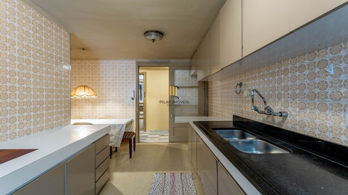 Apartamento mobiliado 3 dormitórios no bairro Petrópolis