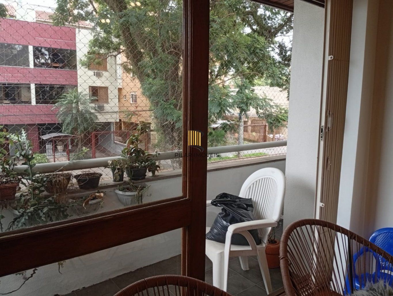 Apartamento com 3 quartos, vaga e sacada no bairro Jardim botânico