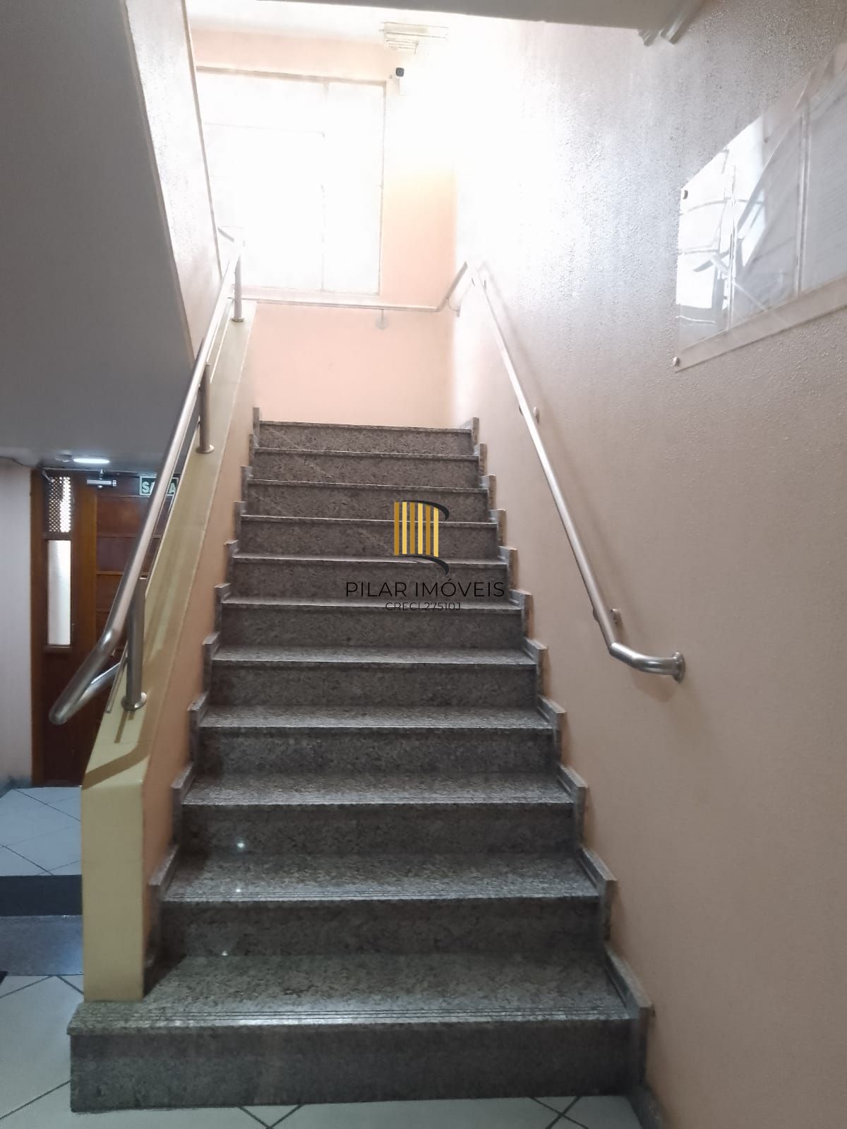 Apartamento de 2 quartos, 2 banheiros no bairro Farroupilha