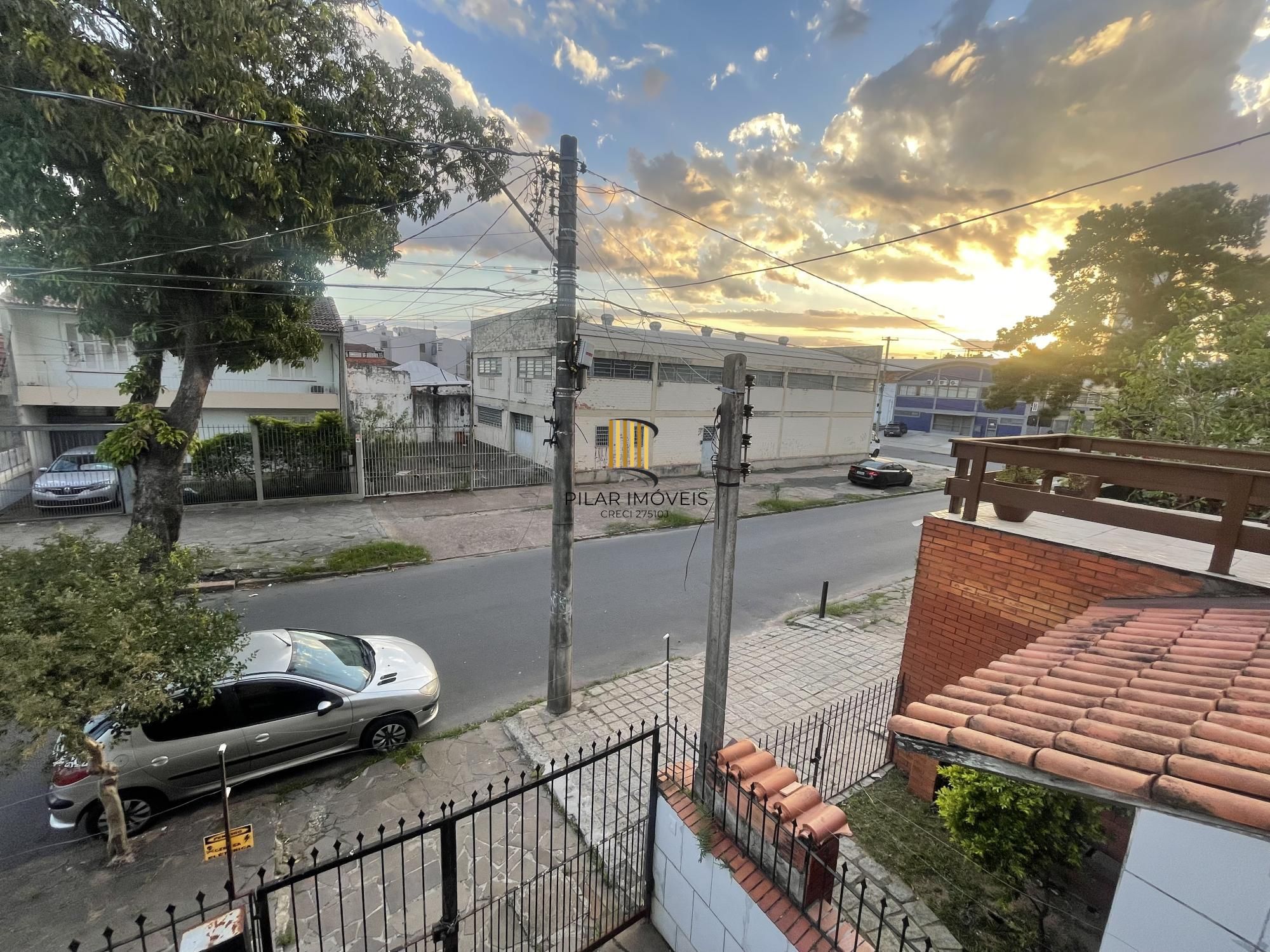 Casa 3 dormitórios e 2 vagas, 154m2 Bairro Santa Maria Goreti,  Porto Alegre