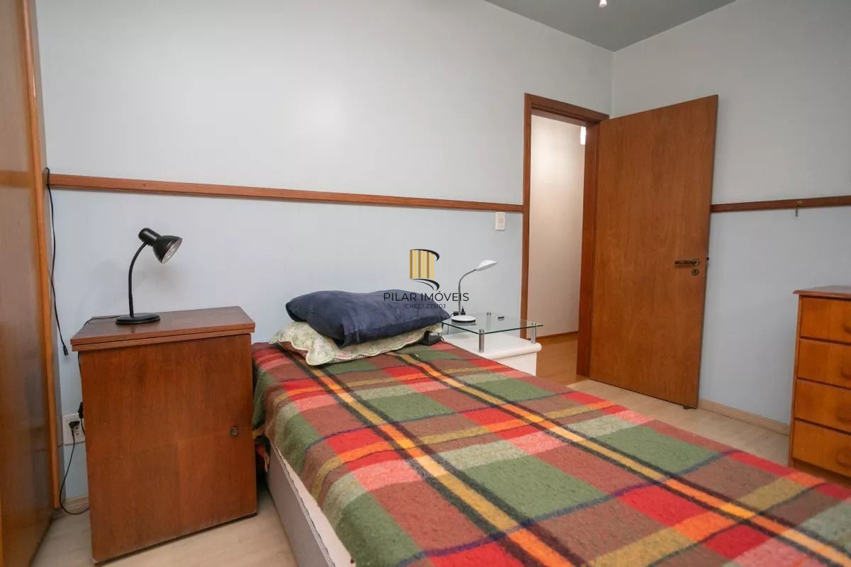 Casa à venda com 280m², 4 quartos e 2 vagas no bairro Auxiliadora