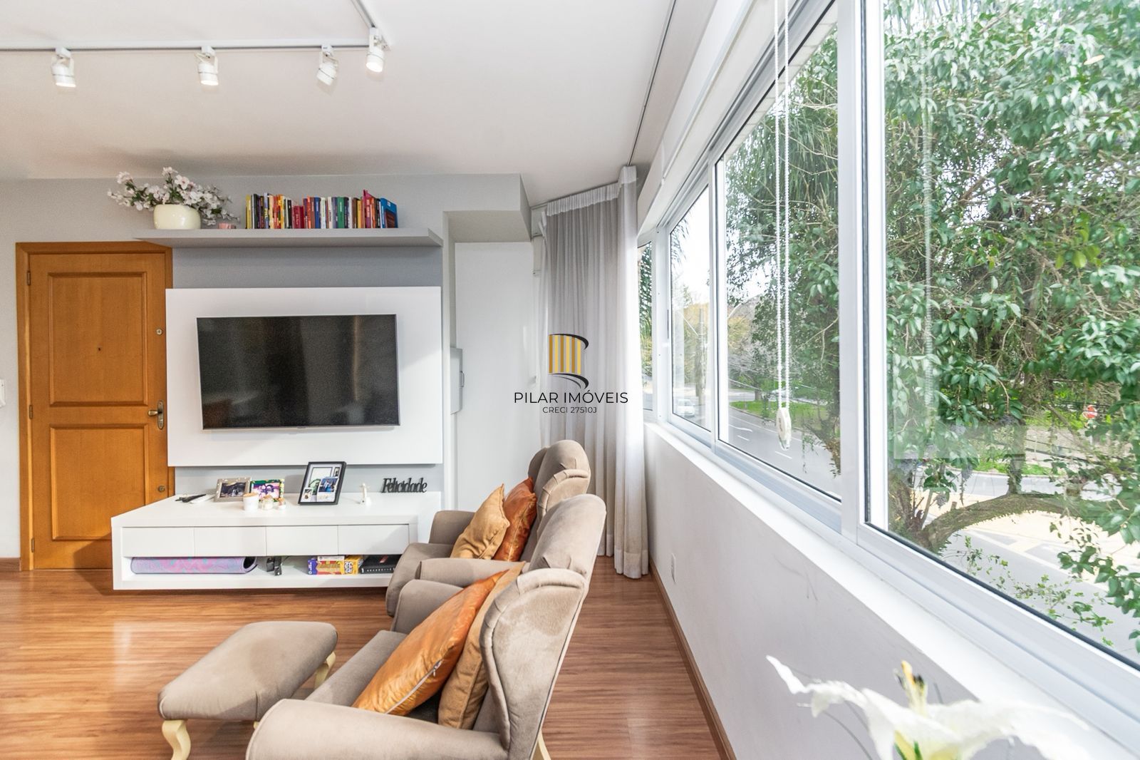 Apartamento 2 quartos, 1 suíte, 74m² e elevador no bairro Vila Ipiranga.