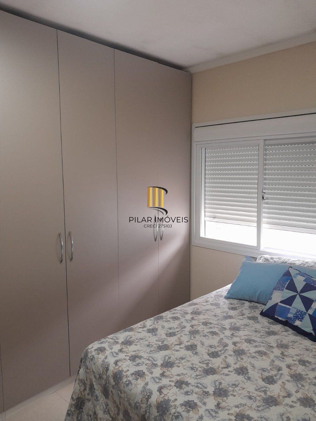 Casa com 3 dormitórios e 3 vagas de garagem em Gravatai.