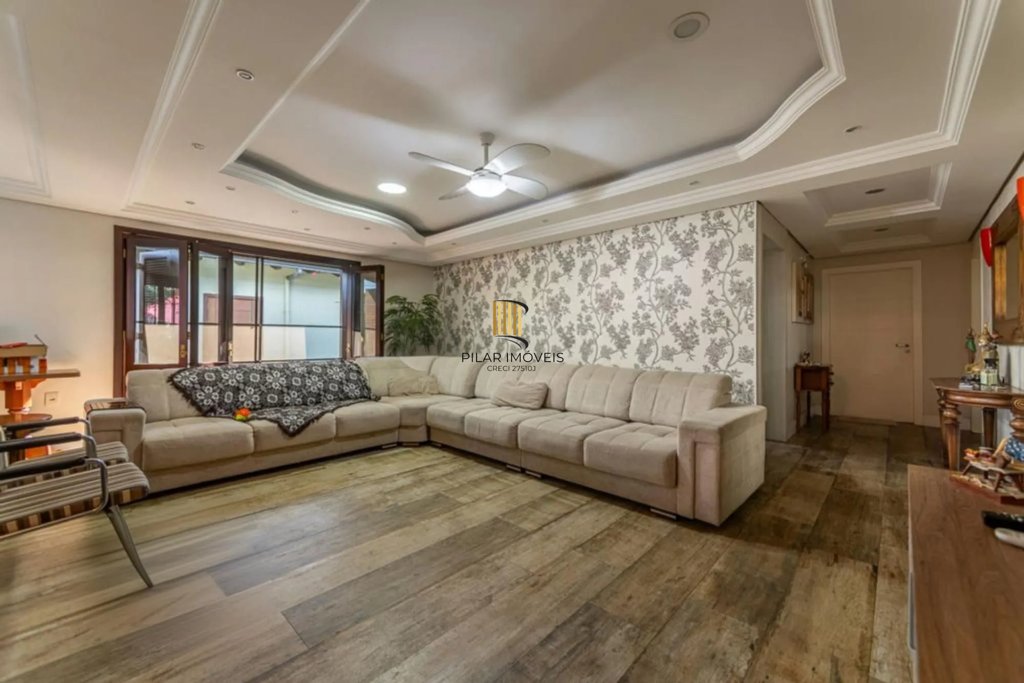 Casa com 4 quartos,1 Suite, 2 vagas e 450m² à venda em Sarandi. - Pilar Imóveis