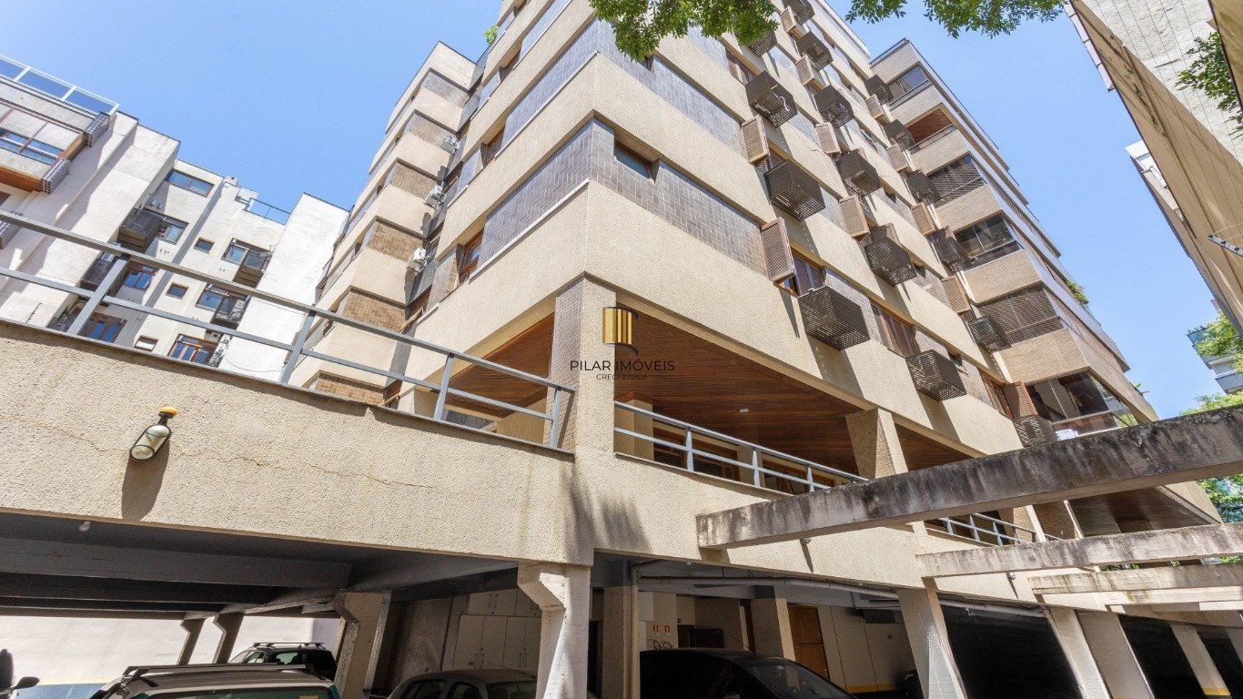 Apartamento 3 Dormitórios, 1 súite, elevador, 2 vagas no Petrópolis.
