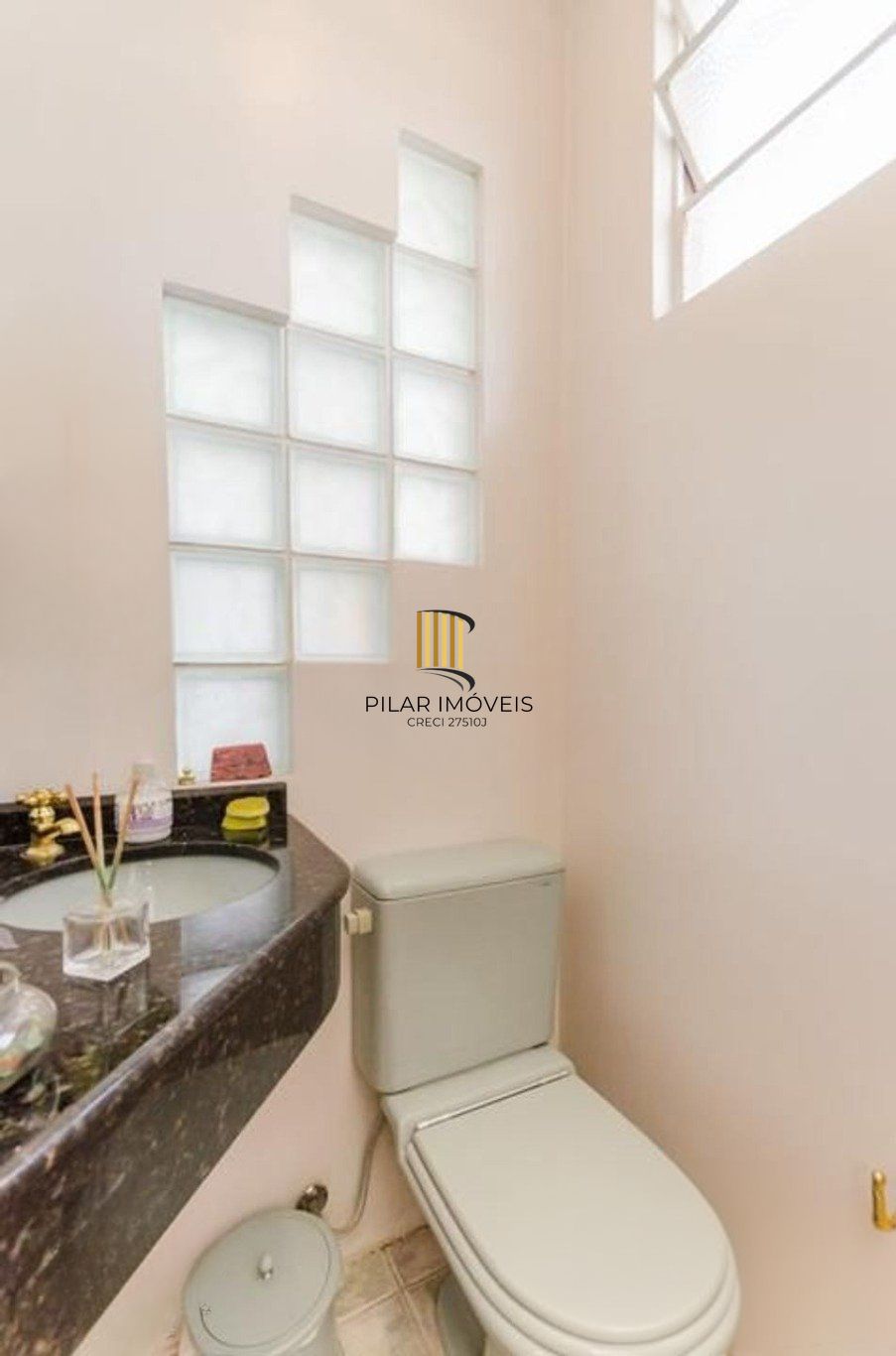 Apartamento com 3 dormitórios em prédio com elevador no Bairro Santa Cecília