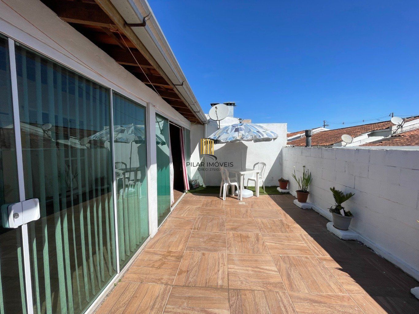 Casa com 3 quartos e 2 vagas em Alvorada no Condomínio Terra Nova